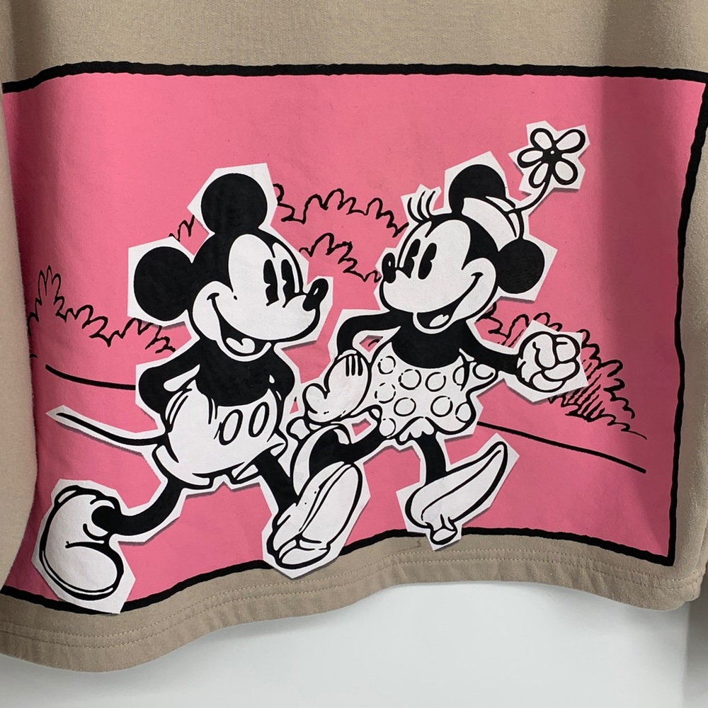 Women’s Mickey and Minnie Graphic Sweatshirt *no size tag* looks sz Med used - Picture 3 of 17